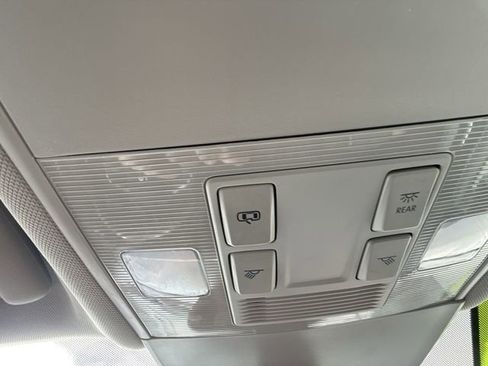 Used 2024 Volkswagen Taos S image 39