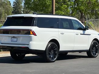New 2026 Lincoln Navigator L Reserve AWD/4WD video 2