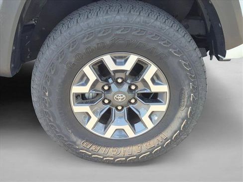Used 2023 Toyota Tacoma TRD Off-Road AWD/4WD image 22