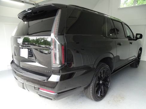 Certified 2025 Cadillac Escalade ESV Sport Platinum w/ LPO, ONYX Package AWD/4WD image 24