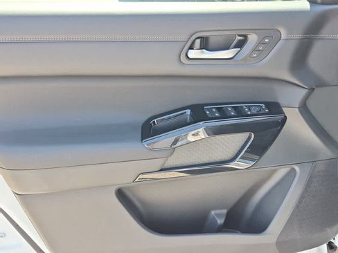 New 2026 Nissan Pathfinder Platinum AWD/4WD image 11