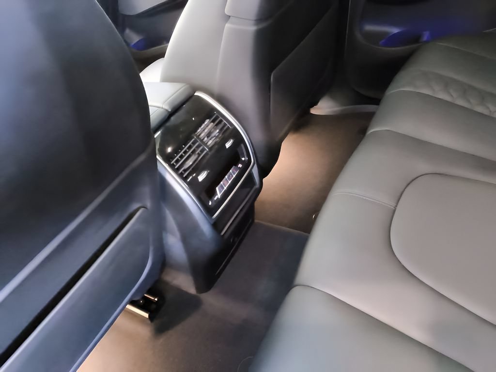 Used 2022 BMW X5 M w/ Executive Package AWD/4WD image 26
