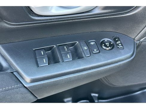Used 2018 Honda CR-V LX image 6