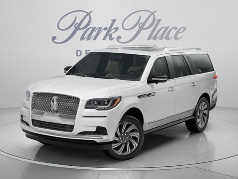 Used 2024 Lincoln Navigator L Reserve AWD/4WD image 8