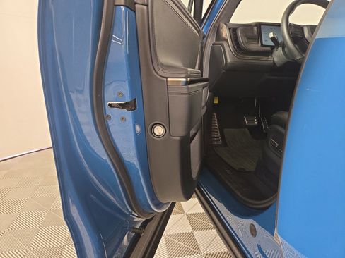 Used 2022 Rivian R1S Launch Edition image 32