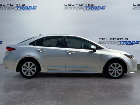 Used 2025 Toyota Corolla LE FWD image 4