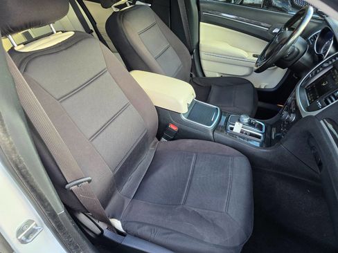 Used 2019 Chrysler 300 Touring w/ Sport Appearance Package image 27