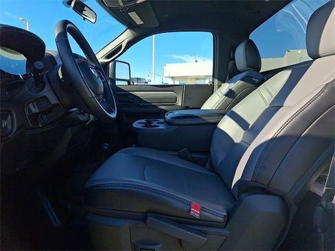 Used 2024 RAM 2500 Tradesman w/ Chrome Appearance Group image 13