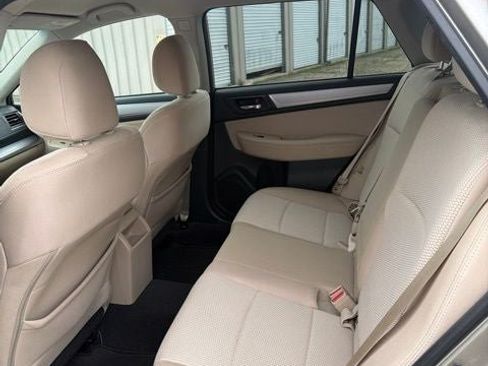 Used 2015 Subaru Outback 2.5i Premium AWD/4WD image 8