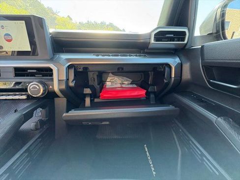 Certified 2026 Toyota Tacoma SR5 AWD/4WD image 24