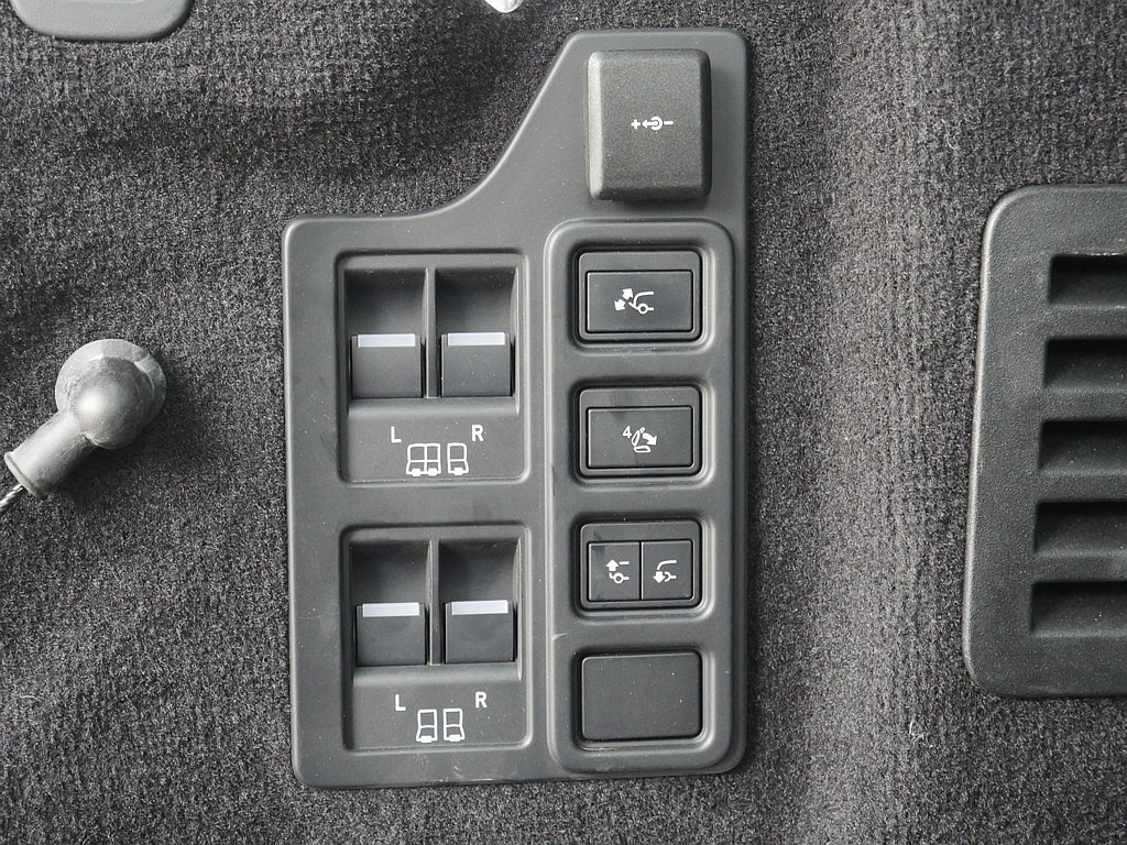 Used 2025 Land Rover Discovery Metropolitan Edition AWD/4WD image 67