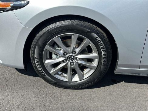 Used 2019 MAZDA MAZDA3 Base image 25