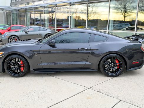 Used 2022 Ford Mustang Shelby GT500 w/ Technology Package image 8