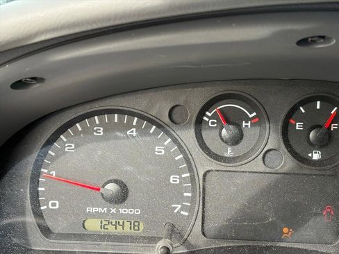 Used 2011 Ford Ranger XLT image 10