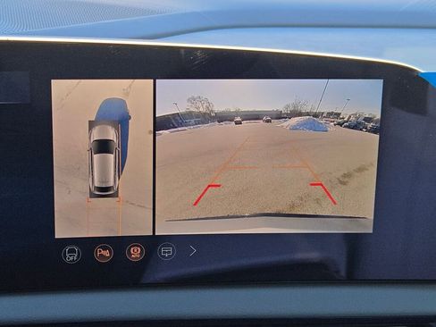 New 2026 Cadillac Optiq Luxury 1 image 28