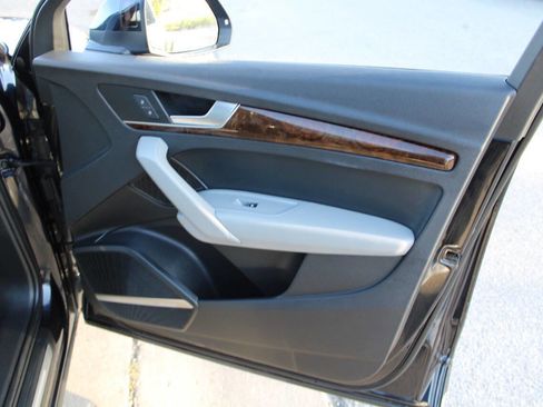 Used 2018 Audi Q5 2.0T Premium Plus w/ Premium Plus Package image 12