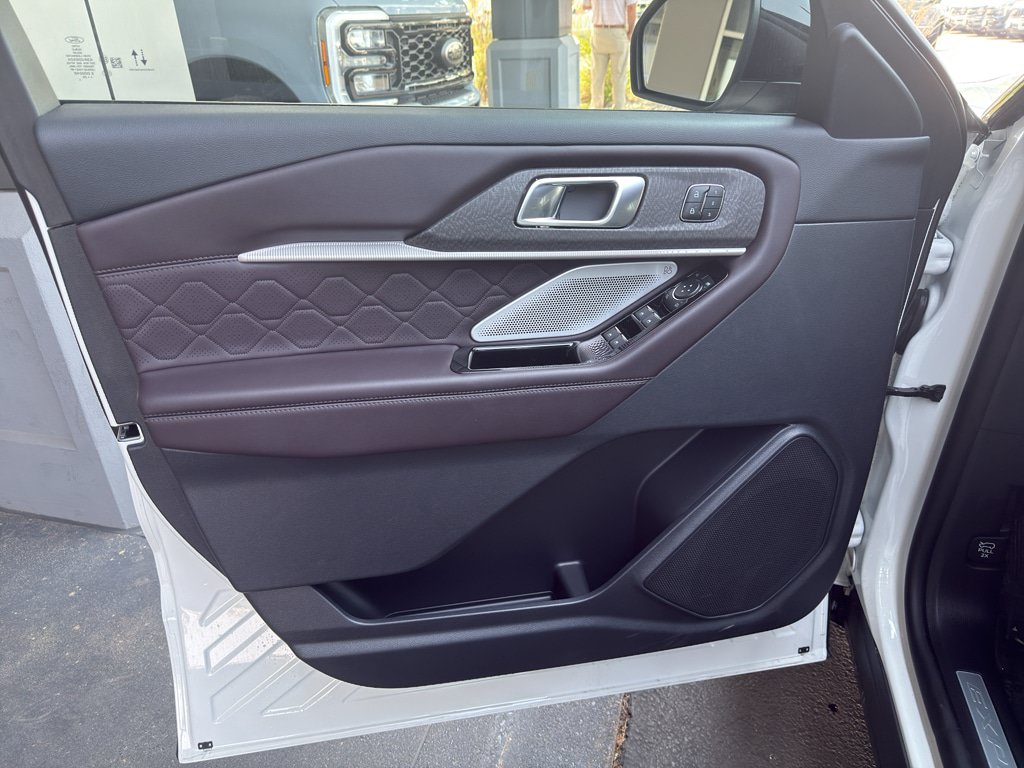 Used 2026 Ford Explorer Platinum w/ LUX Leather Package AWD/4WD image 14