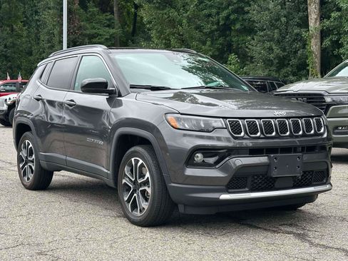 Used 2023 Jeep Compass Limited w/ Sun and Sound Group AWD/4WD image 1