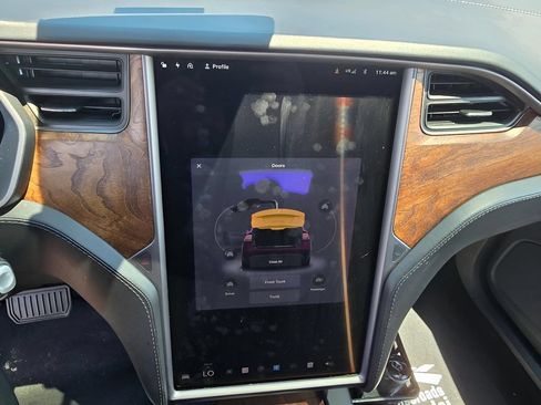 Used 2018 Tesla Model X 100D AWD/4WD image 14