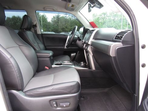 Used 2022 Toyota 4Runner SR5 Premium w/ TRD Black Wheel Package (TMS) AWD/4WD image 20
