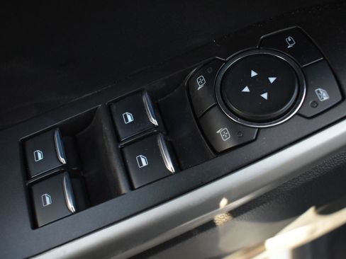 Used 2024 Ford Explorer Limited image 13