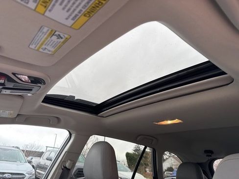 Used 2022 Subaru Outback Limited image 24