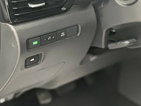 Used 2024 Nissan Sentra SV FWD image 15