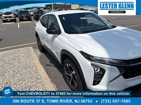 Certified 2024 Chevrolet Trax RS w/ Driver Confidence Package FWD image 1
