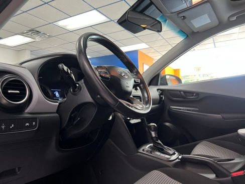 Used 2018 Hyundai Kona SEL w/ SEL Tech Package 02 FWD image 19