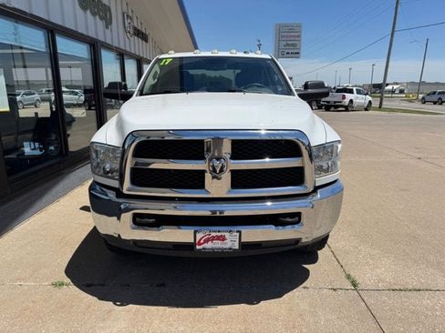 Used 2017 RAM 2500 Tradesman w/ Chrome Appearance Group AWD/4WD image 3