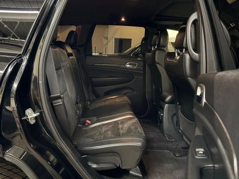 Used 2017 Jeep Grand Cherokee Altitude image 23