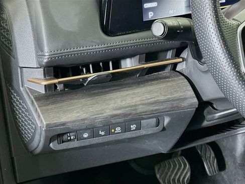 Used 2023 Nissan Ariya FWD image 17