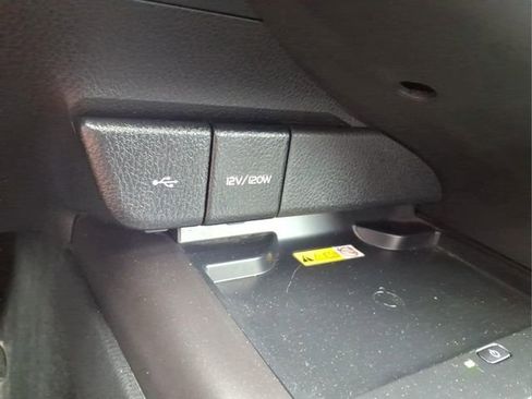 Used 2022 Toyota Camry SE w/ Cold Weather Package FWD image 24