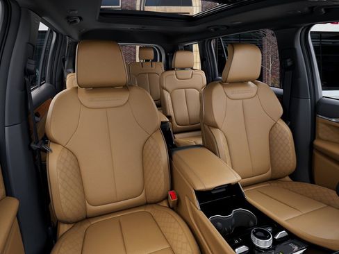 New 2026 Jeep Grand Cherokee L Summit w/ Obsidian Package AWD/4WD image 16