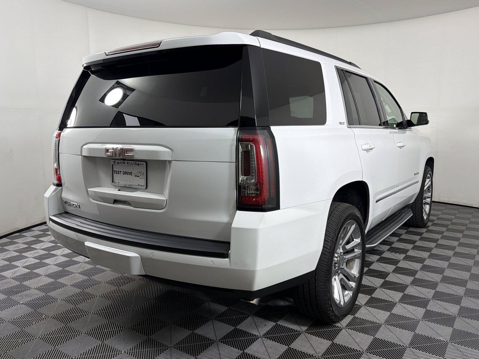 Used 2017 GMC Yukon SLT w/ Premium Edition RWD image 6