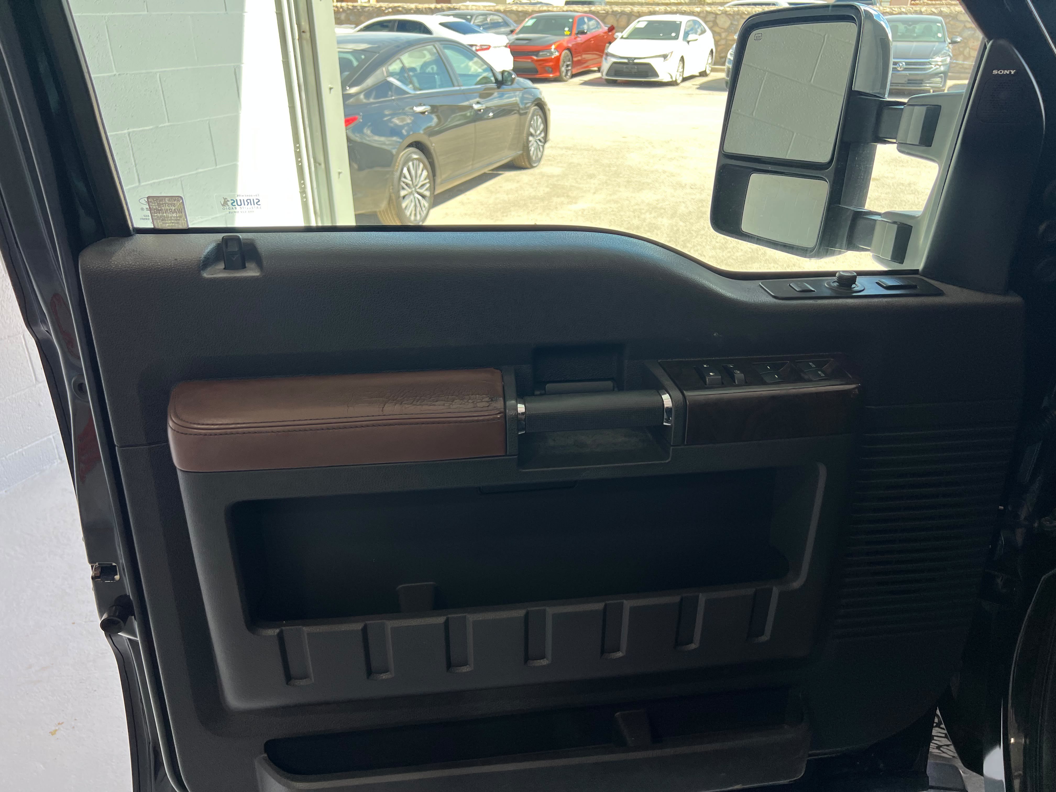 Used 2015 Ford F250 Platinum w/ FX4 Off-Road Package AWD/4WD image 13