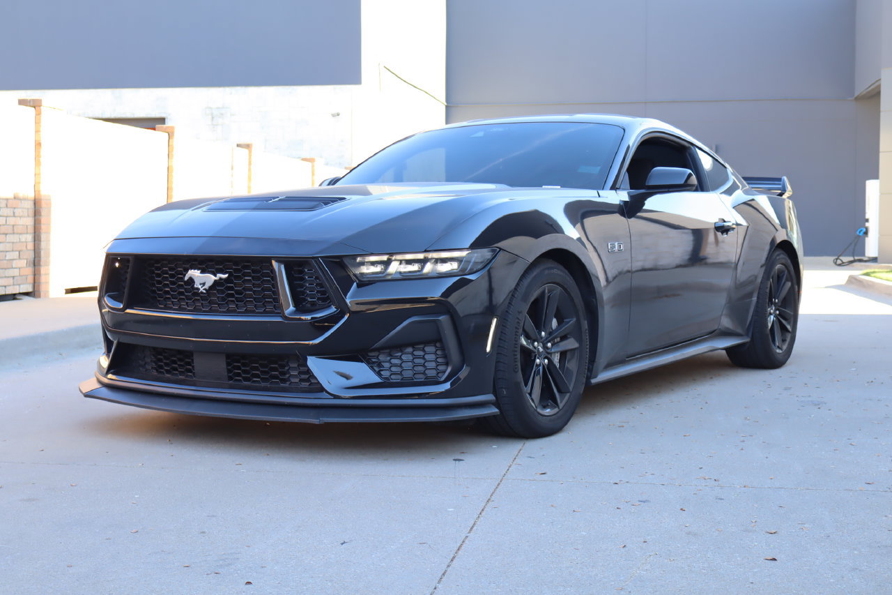 Used 2026 Ford Mustang GT RWD image 2
