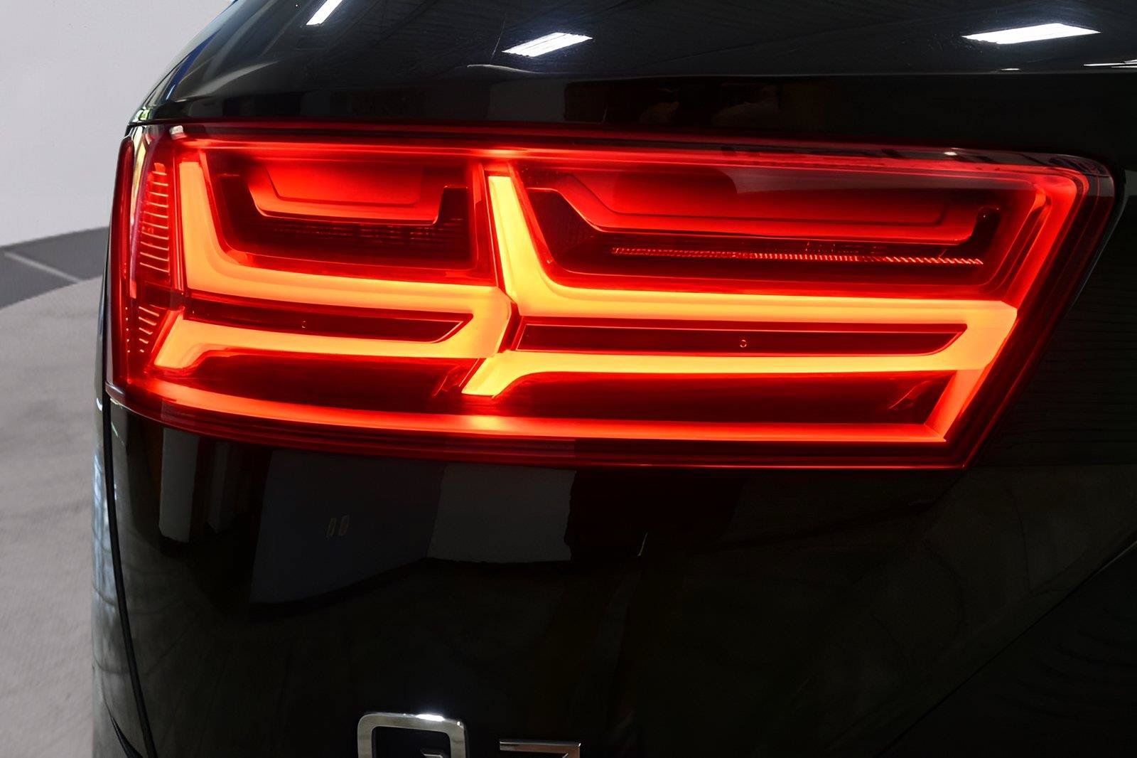 Used 2019 Audi Q7 3.0T Premium Plus w/ Premium Plus Package AWD/4WD image 36