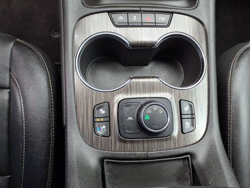 Used 2020 GMC Acadia SLT w/ Premium Package image 28