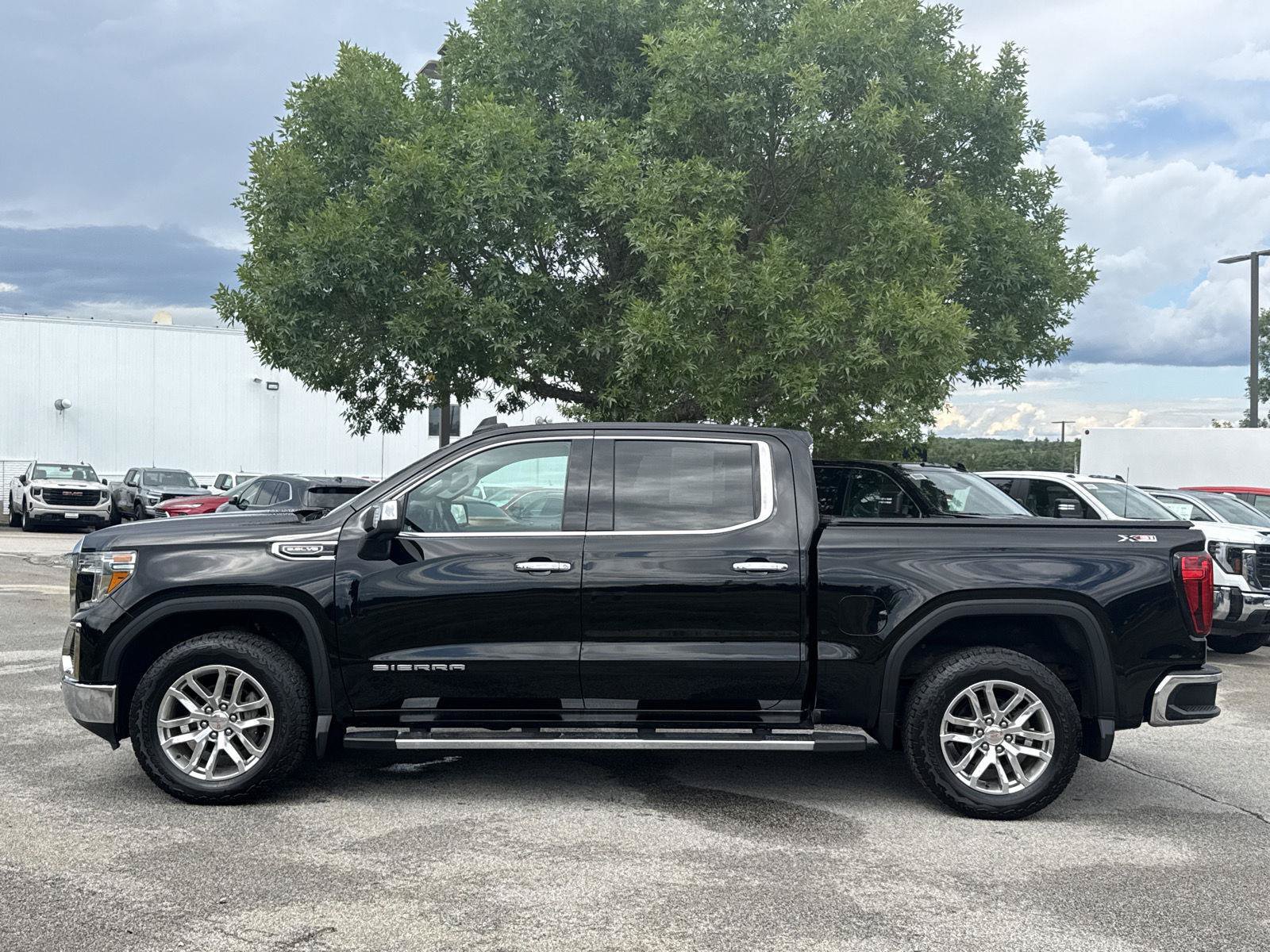 Used 2020 GMC Sierra 1500 SLT w/ SLT Premium Package AWD/4WD image 6