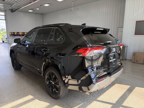 Used 2024 Toyota RAV4 SE AWD/4WD image 5