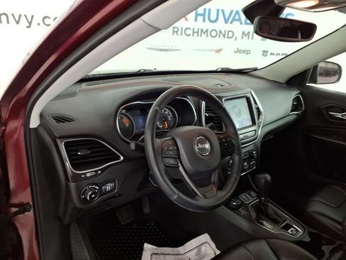 Used 2019 Jeep Cherokee Trailhawk w/ Cold Weather Group image 13