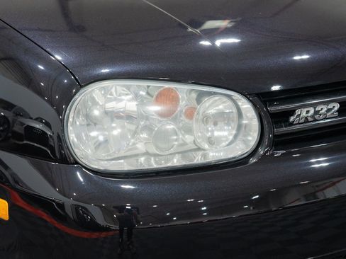 Used 2004 Volkswagen R32 AWD/4WD image 12