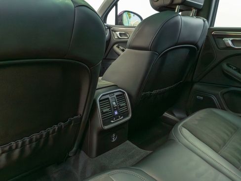 Used 2023 Porsche Macan GTS w/ Sport Chrono Package image 39