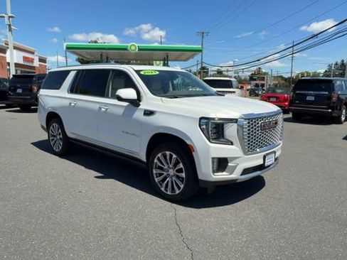 Used 2021 GMC Yukon XL Denali w/ Denali Ultimate Package AWD/4WD image 2