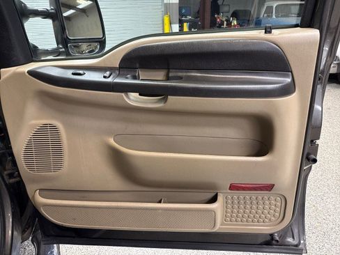 Used 2005 Ford F350 XLT image 56