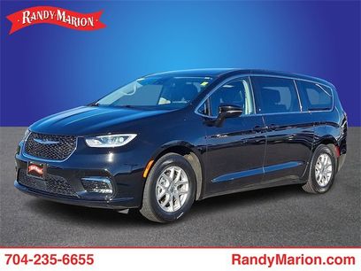 Used 2024 Chrysler Pacifica Touring-L