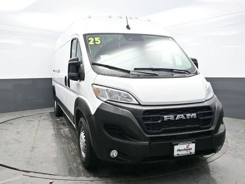 Used 2025 RAM ProMaster 2500 w/ Convenience Group FWD image 8