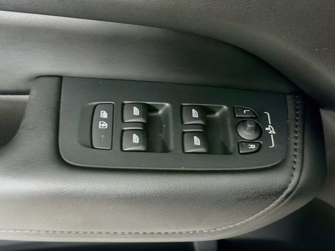 Certified 2024 Volvo XC60 B5 Plus w/ Protection Package Premier AWD/4WD image 18