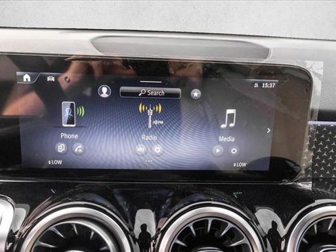 New 2026 Mercedes-Benz GLB 250 4MATIC image 16